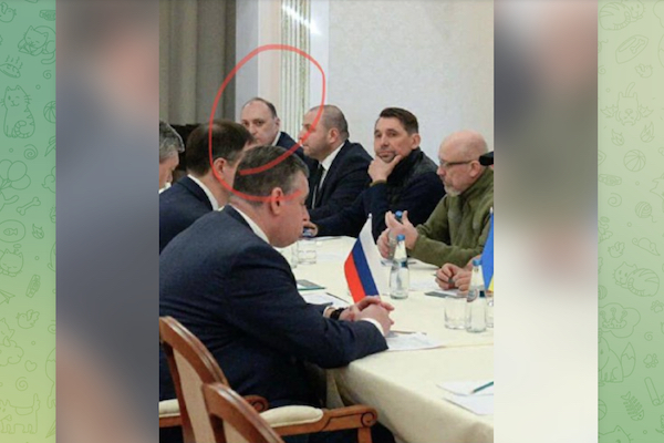 ウクライナ 交渉 団 スパイ