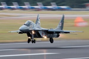 超党派の米議員が政府に対し、ウクライナへの戦闘機の供与を求める