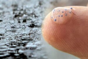 人間の血液から初めてマイクロプラスチックを検出、検査した人の80％に含まれる