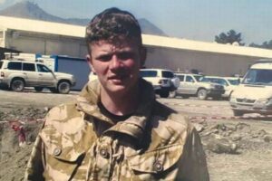 ウクライナでロシア軍と戦っていた英男性が死亡、1人が行方不明