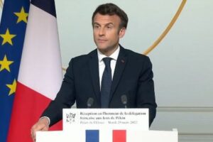 「ロシアに屈辱を与えるな」仏・マクロン大統領の発言にウクライナが反発