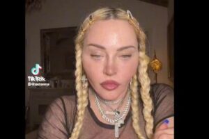 マドンナが奇妙な動画をTikTokに投稿、ファンから心配の声