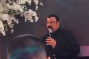 スティーブン・セガール、モスクワでの誕生日会でロシア支持を表明