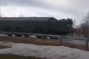 ロシア軍がフィンランド国境へ兵器を移動、NATO加盟への警告か