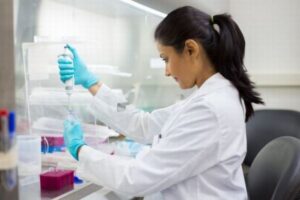 パーキンソン病に関する新たな研究が進行中、睡眠障害が関連している可能性