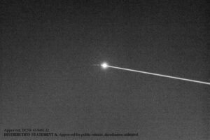 米海軍、レーザー兵器を使い、ドローンを墜落させることに成功