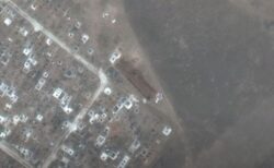 マリウポリでロシア軍による新たな集団墓地を発見か、衛星画像を公開