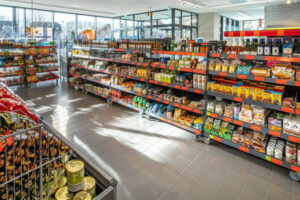 ドイツを襲う食料品50%値上げ、ロシア制裁の代償か