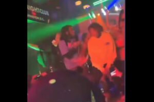 過激ラッパーの葬儀セレモニーで、飾り付けに本人の遺体を使用【アメリカ】