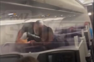 マイク・タイソンがキレた！同乗客に連続パンチ、他の客が撮影