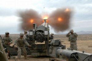 ウクライナに155mm榴弾砲が到着、ポーランドも戦車を供与