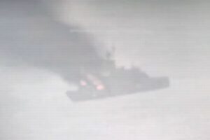 ウクライナ軍がロシアのフリゲート艦「マカロフ」に攻撃か？炎上する動画が浮上