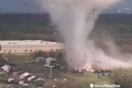 1000棟以上が被害に！カンザス州で発生した猛烈な竜巻が恐ろしい【動画】