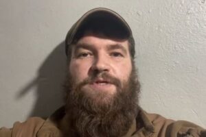 マリウポリの製鉄所内から負傷した市民20人が避難に成功【ウクライナ】