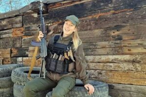 ウクライナ軍には、射撃で金メダルを獲得した女性兵士がいた！