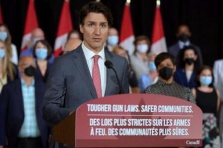 カナダ政府、拳銃の売買を禁止にする法案を提出