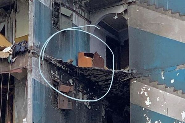 ロシア軍に破壊された建物に1カ月も取り残されたネコ、無事救出される【ウクライナ】