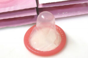 妊娠狙ってコンドームに穴を開けた女性、裁判所が性的暴行と認定【ドイツ】