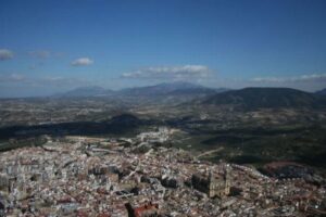 スペインで5月として記録的な暑さ、平年より15℃も高い気温