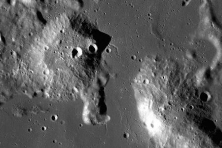 NASAが月にある「神秘的なドーム」の調査を行うと発表