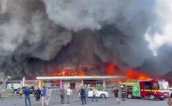 ウクライナの商業施設をロシア軍が攻撃、14人が死亡、世界のリーダーが非難