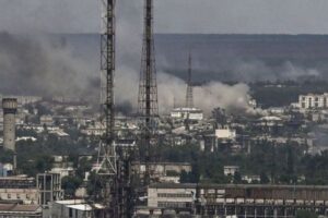 ロシア軍がセベロドネツクの工業地帯を攻撃、全ての橋も破壊、市民が避難できず