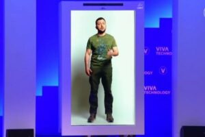 ゼレンスキー大統領、パリ開催の「VivaTech」にホログラムで登場