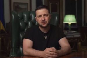 ゼレンスキー大統領が異例の演説、ベラルーシに連帯するよう呼びかける