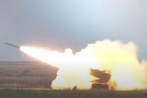 ウクライナ軍が南部で反転攻勢か、ヘルソンにある44の地域を奪還