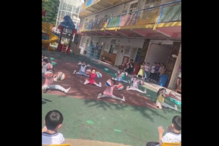 中国幼稚園の体操の時間、やっていることがプロレベル