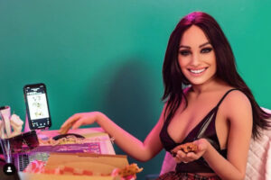 意外！セクシー・ドールのインフルエンサーが人気上昇中