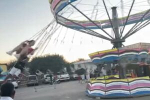 高速回転するアトラクションで事故、土台が倒れて20人が負傷【イタリア】