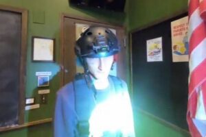 米独立記念日の銃乱射事件、犯人の男がSNSに不気味な動画を投稿していた