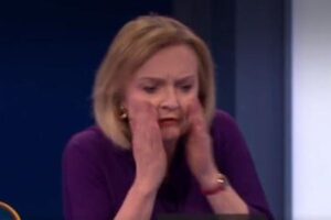 英の討論番組で司会者が失神、出演していたトラス外相も驚愕