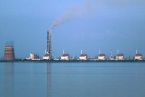 ロシア軍に支配されたメリトポリで庁舎が爆発、ザポリージャ原発では一時送電が切断