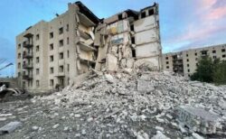 ロシア軍の攻撃により5階建ての建物が倒壊、少なくとも15人が死亡【ドネツク州】