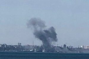 ロシア軍がオデーサの港をミサイル攻撃、協定調印からわずか1日後