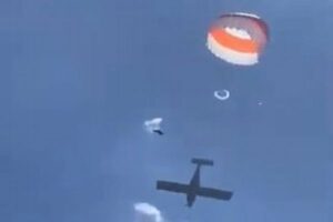 ベルギーで飛行機が墜落、パラシュートを使い機体を降下させる