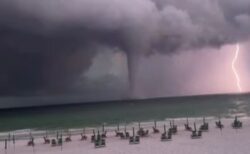 巨大な水上竜巻がフロリダ州で発生、撮影された姿が恐ろしい
