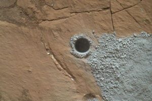 火星に存在していた意外な鉱物、火山噴火で吐き出された可能性