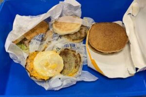 豪の空港にマックマフィンなどを持ち込んだ乗客、25万円の罰金が科せられる