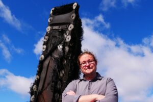 スペースXから長さ3メートルの宇宙ゴミが牧場に落下