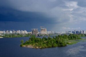 ウクライナ南部のヘルソンからロシア軍の指揮官が撤退か？2万人の兵士が孤立する可能性