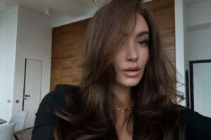 ロシアの美人インフルエンサー、インスタを使っただけで6年の刑になる可能性