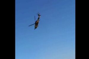 タリバンが奪った米軍ヘリ「ブラックホーク」、訓練中に墜落【アフガニスタン】