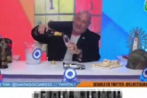 アルゼンチンのテレビ司会者が、エリザベス女王の死を祝福