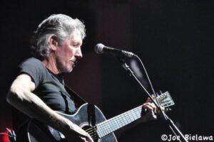 「ピンクフロイド」のロジャー・ウォーターズ、ウクライナを批判し物議に