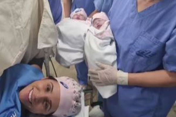 ブラジルで羊膜に包まれて赤ん坊が誕生、8万人に1人のケース