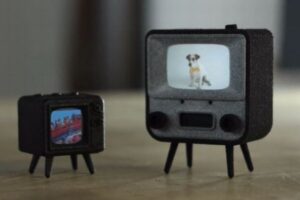 画面は切手サイズ、世界最小のテレビがかわいい
