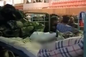 「お前たちは大砲のエサだ！」言われたロシアの召集兵、上官の顔を殴る